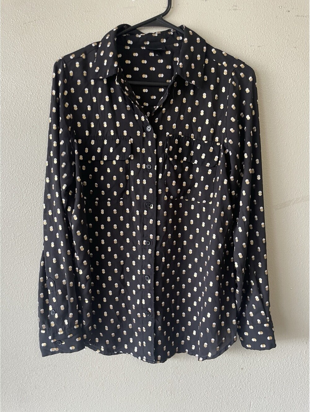 WHO WHAT WEAR M Blouse Button-Down Collared Long Sleeve Polka Dot Black